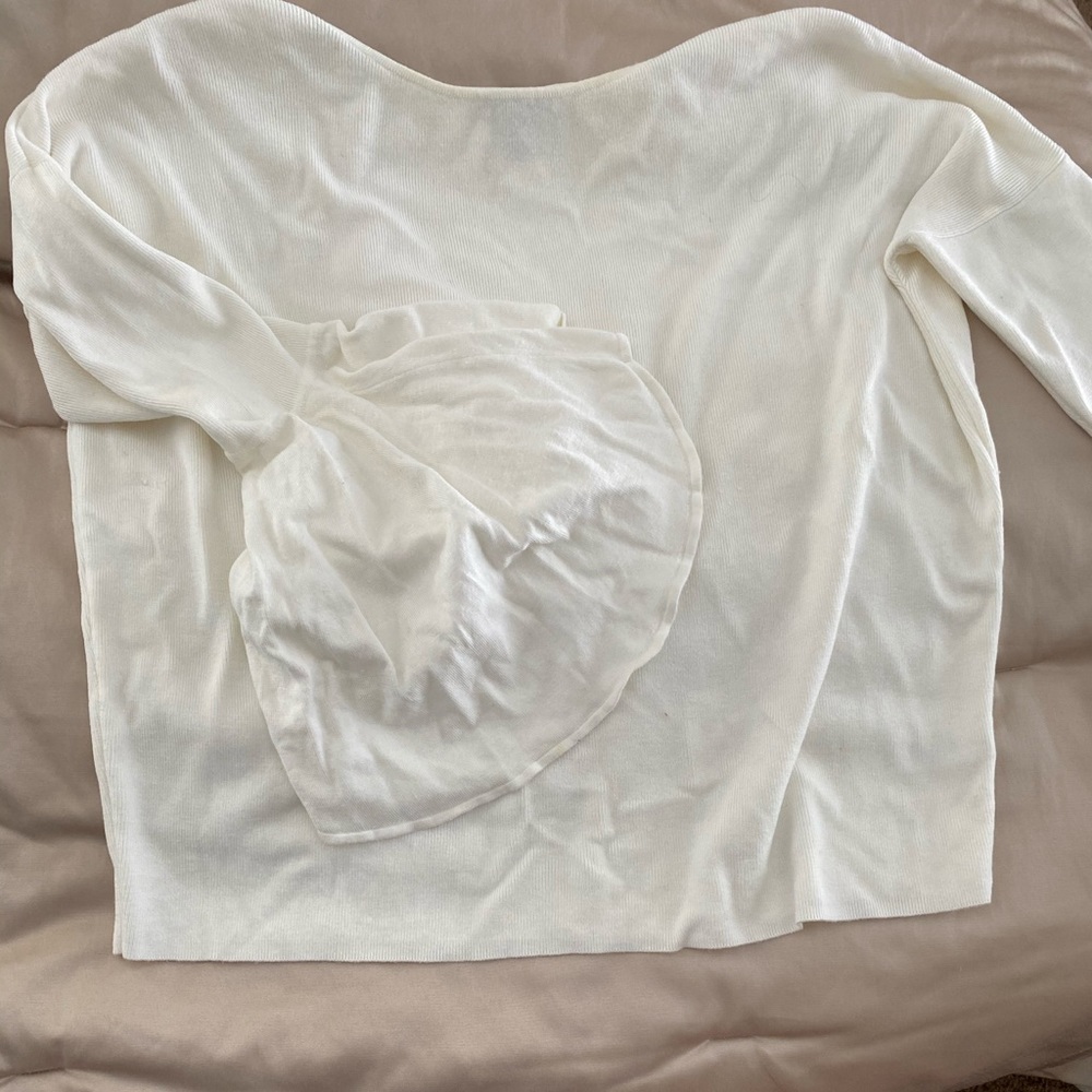 🌺2/$20 Express boat neck sweater